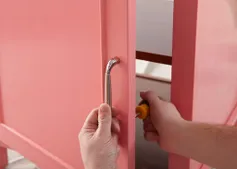 madiganstudios_kilz_2019_bathroomvanityattachhardware.tif